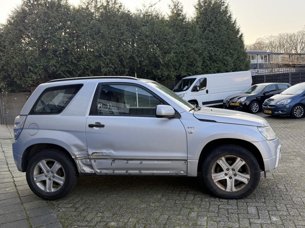Suzuki Grand Vitara 1.6-16V Exclusive (bj 2006), 1345 kg, 4 cilinders, Bedrijf, Handgeschakeld
