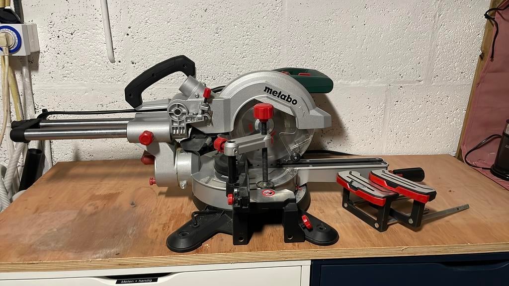 Metabo KGS 216 M (1500w), Doe-het-zelf en Verbouw, Gereedschap | Zaagmachines, Ophalen, Gebruikt, Afkortzaag, 30 tot 70 mm