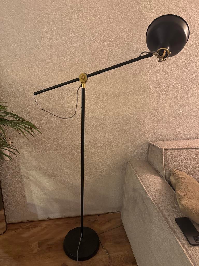 Ikea Ranarp Vloerlamp - Zwart met messing details, Ophalen, Gebruikt, Metaal, 150 tot 200 cm
