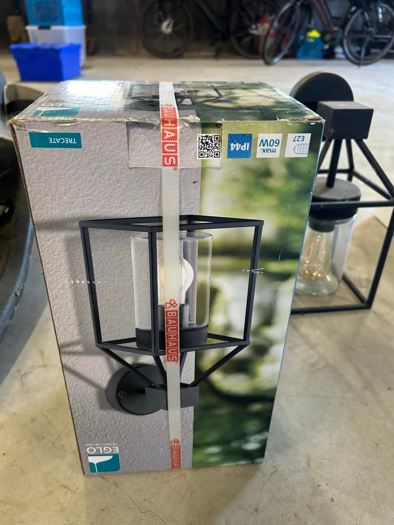 Moderne buitenwandlamp TRECATE - Zwart metaal, IP44, Minder dan 50 watt, Wandlamp, Nieuw, Ophalen of Verzenden