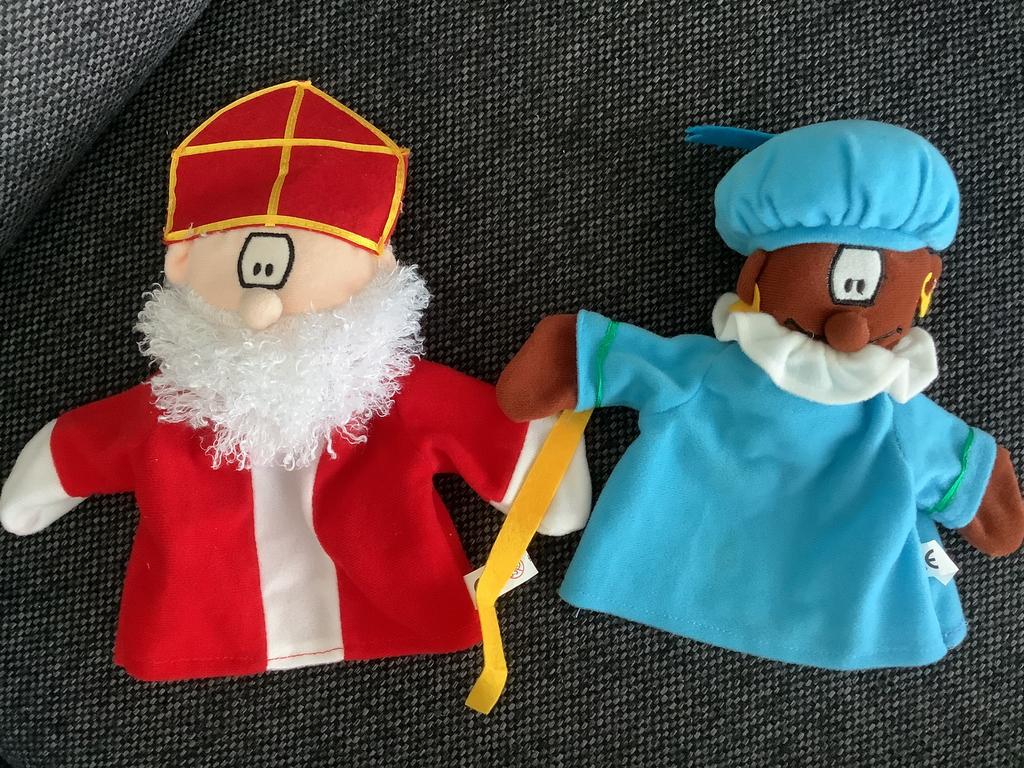 Sinterklaas en zwarte piet handpop poppenkastpop pop, Diversen, Sinterklaas, Ophalen of Verzenden, Zo goed als nieuw