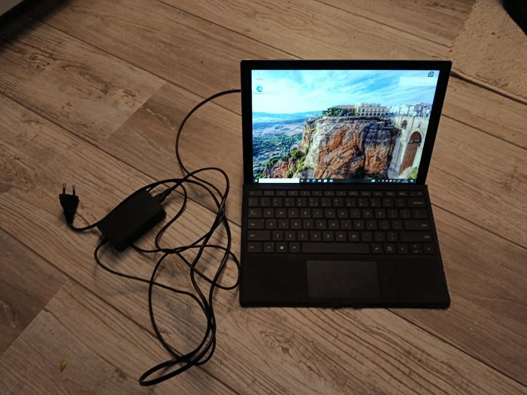 Surface Pro 5 Intel Core i5, Ophalen of Verzenden