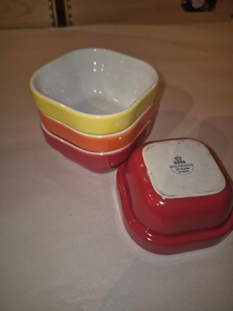 Nova hotel porselein schaaltjes, Ophalen, X, Overige stijlen, Porselein