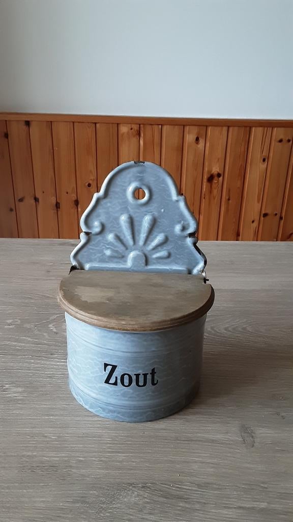 EMAILLE GRIJSGEWOLKTE ZOUTPOT., Ophalen of Verzenden