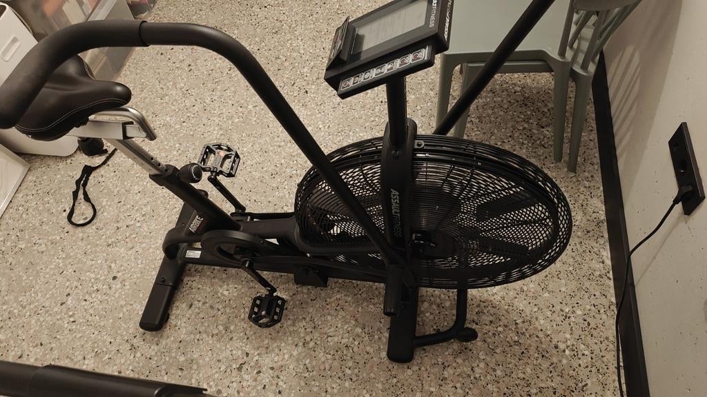 Assault Fitness Airbike - zo goed als nieuw, Sport en Fitness, Fitnessapparatuur, Airbike, Ophalen