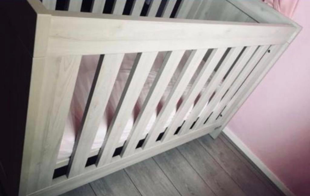 ledikant / kinderbed, Kinderen en Baby's, Kinderkamer | Complete kinderkamers, Ophalen, Zo goed als nieuw, Jongetje of Meisje