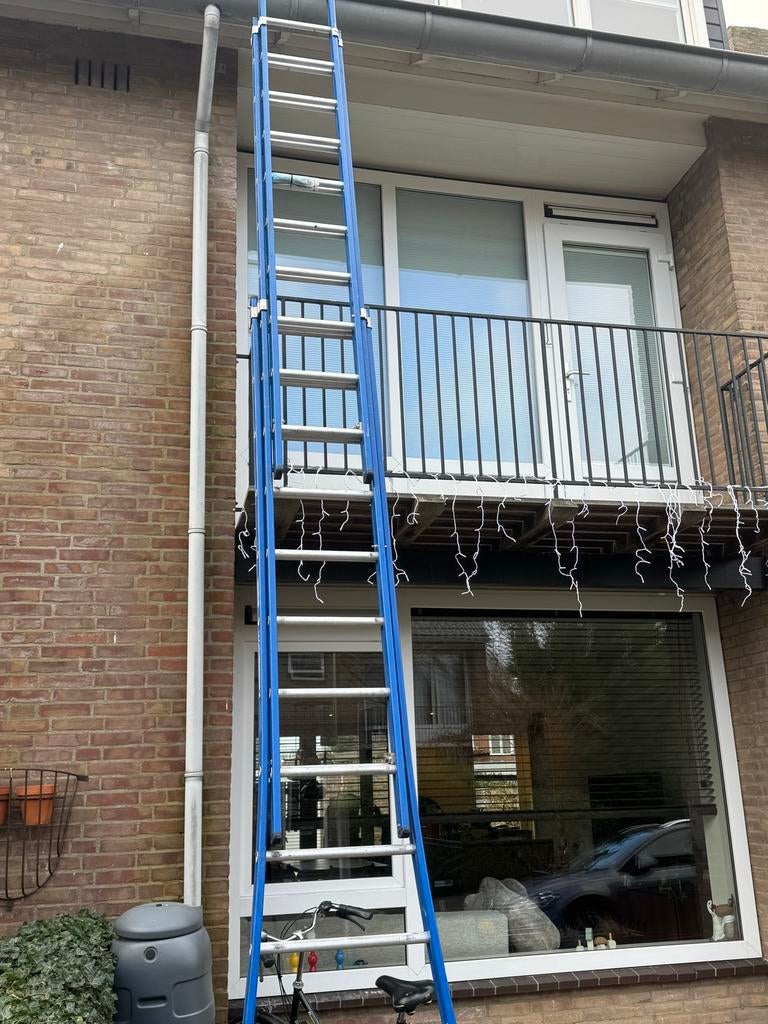 Eurostairs Reform ladder driedubbel recht 3x14 sporten BLAUW, Ophalen, Gebruikt, Ladder, Opvouwbaar of Inschuifbaar