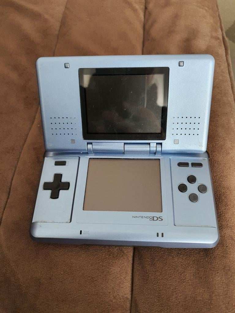 Nintendo DS inclusief oplader, Spelcomputers en Games, Spelcomputers | Nintendo DS, Ophalen of Verzenden