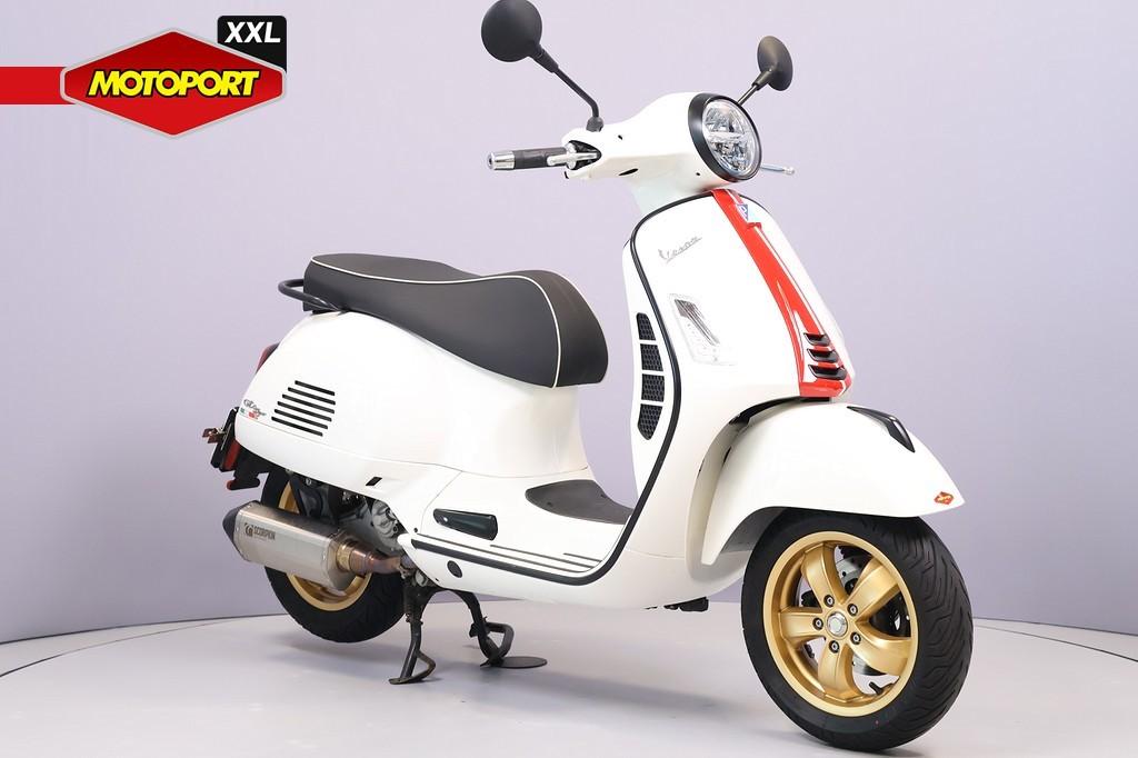Vespa GTS 300 SUPER (bj 2022) - foto 2