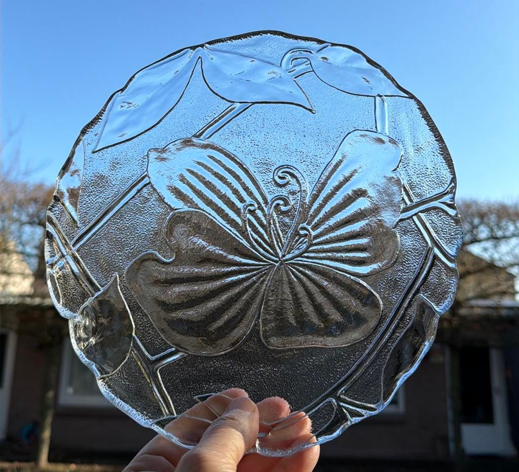 Kristallen vlinder bord, Ophalen of Verzenden, Zo goed als nieuw, Rond, Glas