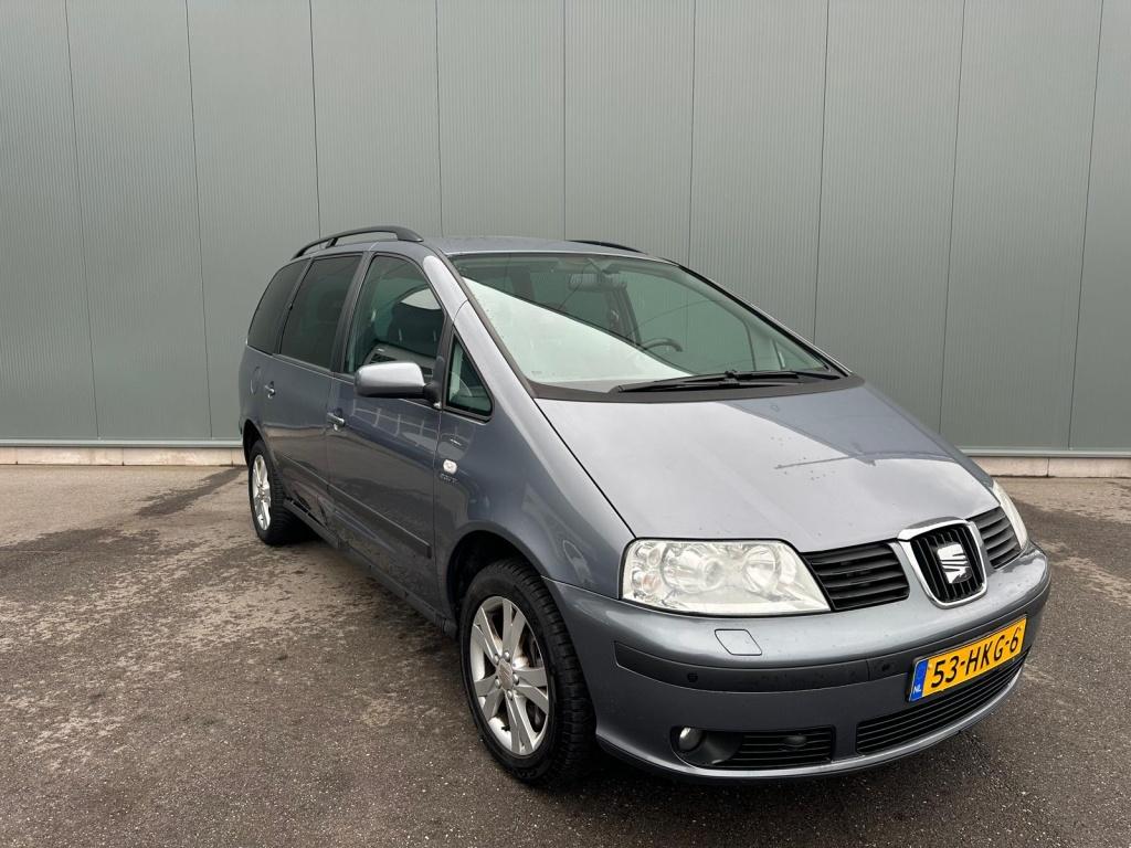 SEAT Alhambra 1.8-20VT Stylance EXPORT EX BPM ! (bj 2009), Auto's, Gebruikt, 4 cilinders, 7 stoelen, Bedrijf