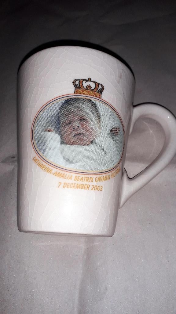 BEKER T.G.V. GEBOORTE AMALIA 7-12-2003, Ophalen of Verzenden, Zo goed als nieuw, Servies