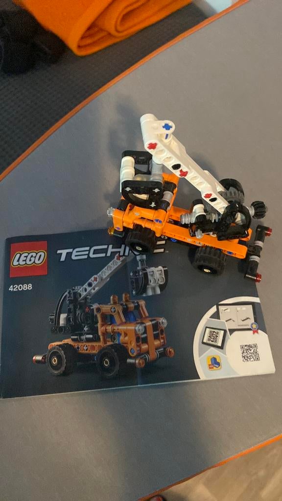 Lego technic 42088, Ophalen, Zo goed als nieuw