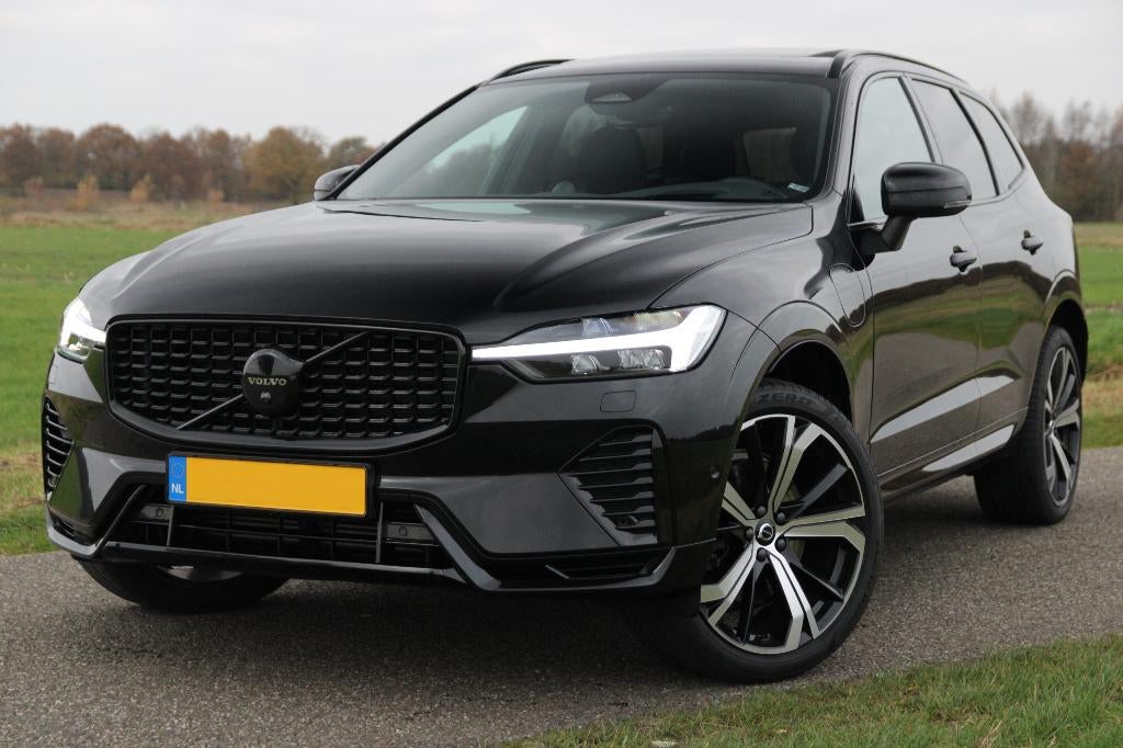 Volvo XC60 T6 Plug-in hybrid AWD Plus LongRange,12-2022,Pano, Automaat, Leder en Stof, Zwart, Bedrijf