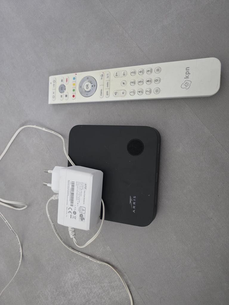 KPN TV Decoder Arris met afstandsbediening en adapter, Ophalen, Gebruikt, Decoder