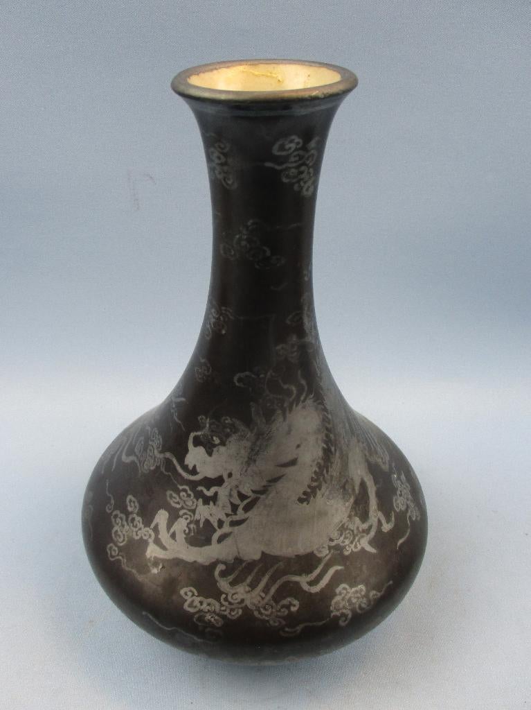 Antiek  Japans porselein vaas zwart zilver met draak decor, Ophalen of Verzenden