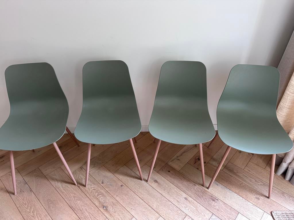 Gratis stoelen in het groen, Gebruikt, Overige kleuren, Vier, Ophalen