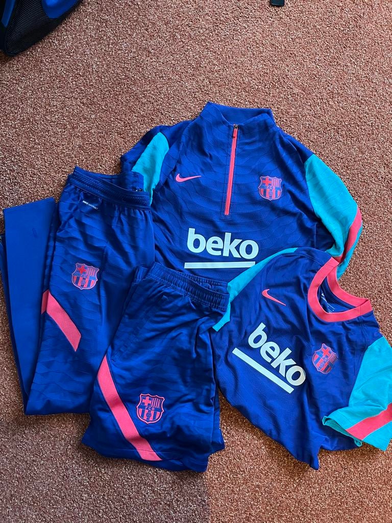 FC Barcelona nike Trainingspak lang en kort set maat L, Blauw, Ophalen of Verzenden, Zo goed als nieuw, Maat 42/44 (L)