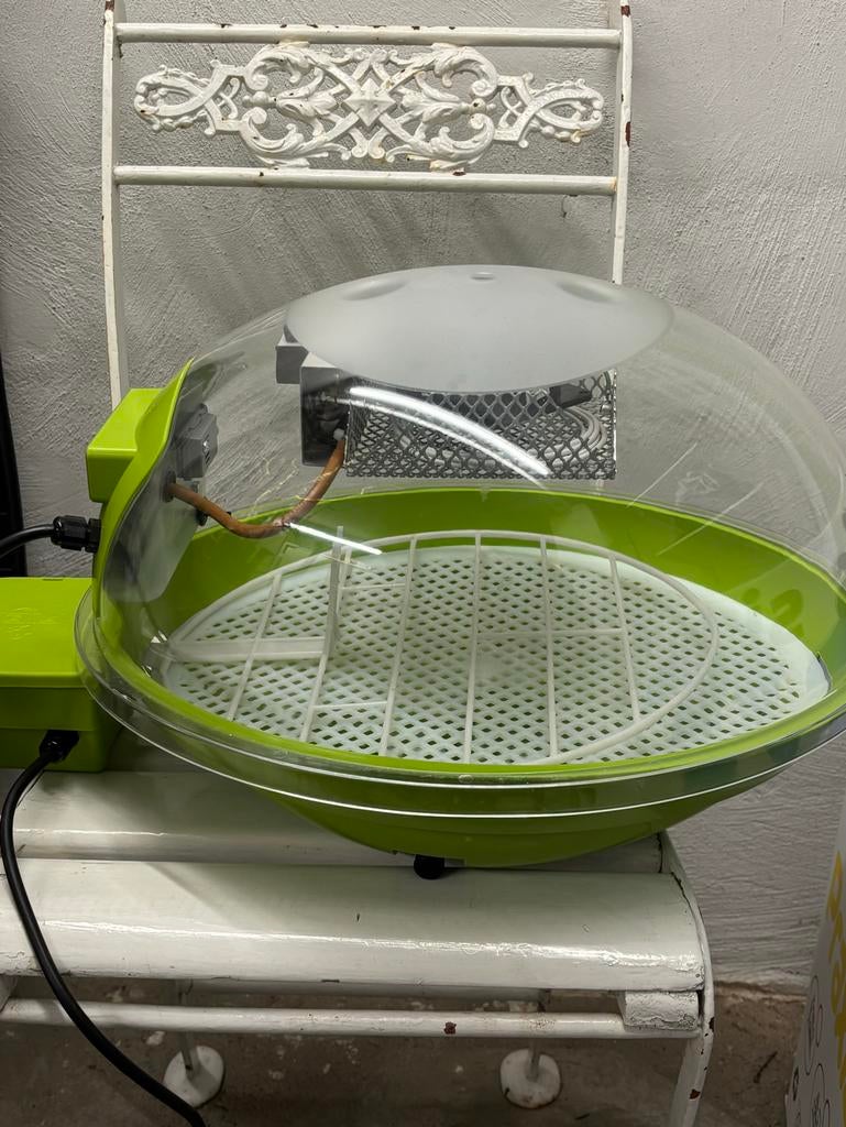Broedmachine, slechts 1 keer gebruikt. Merk Fiem., Ophalen, Zo goed als nieuw, Broedmachine