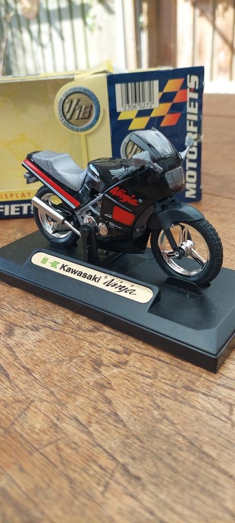 Schaalmodel 1:18 Kawasaki Ninja Motorfiets, Verzenden, Zo goed als nieuw, Motor