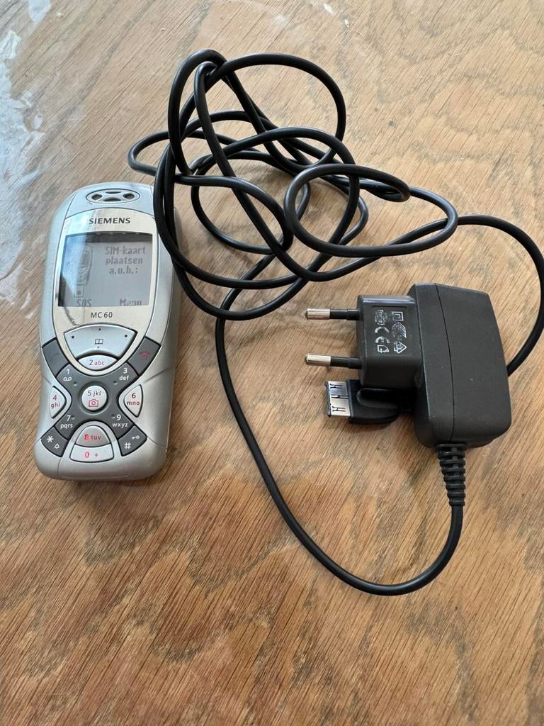 Siemens MC60 mobiele telefoon met camera en oplader, Telecommunicatie, Mobiele telefoons | Siemens, Ophalen of Verzenden, Gebruikt