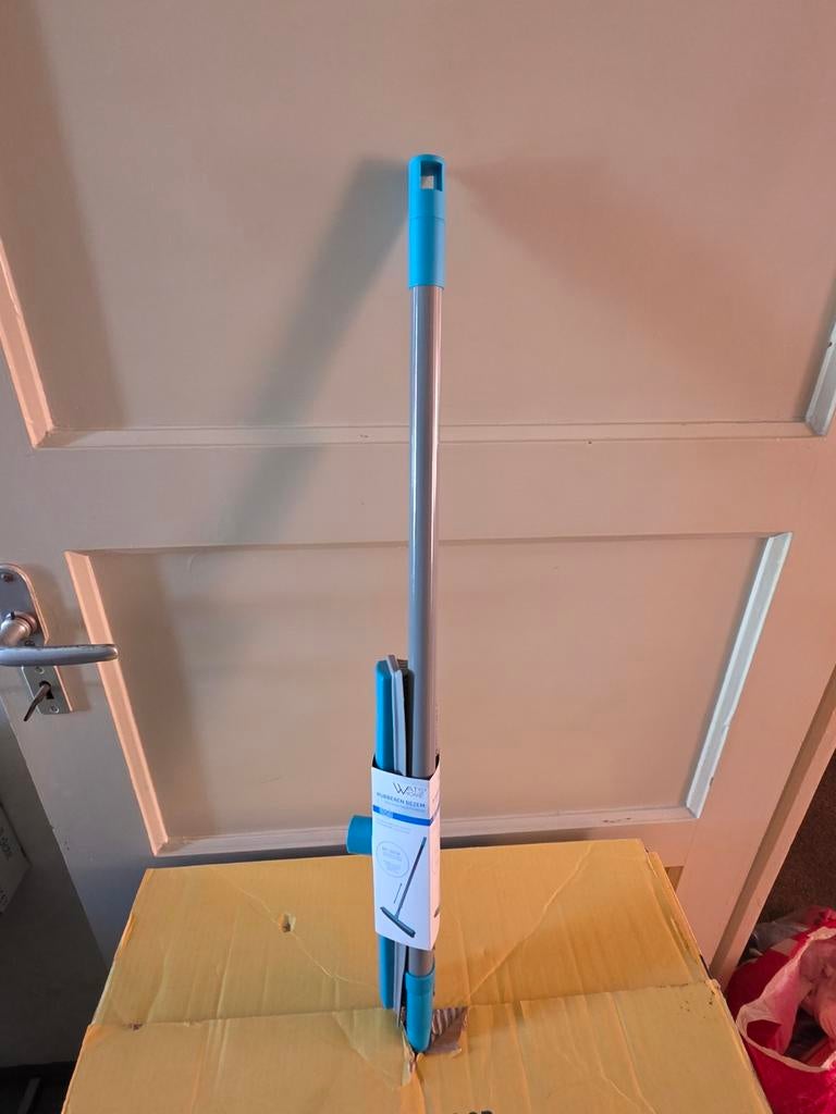 Rubberen bezem, Ophalen, Nieuw