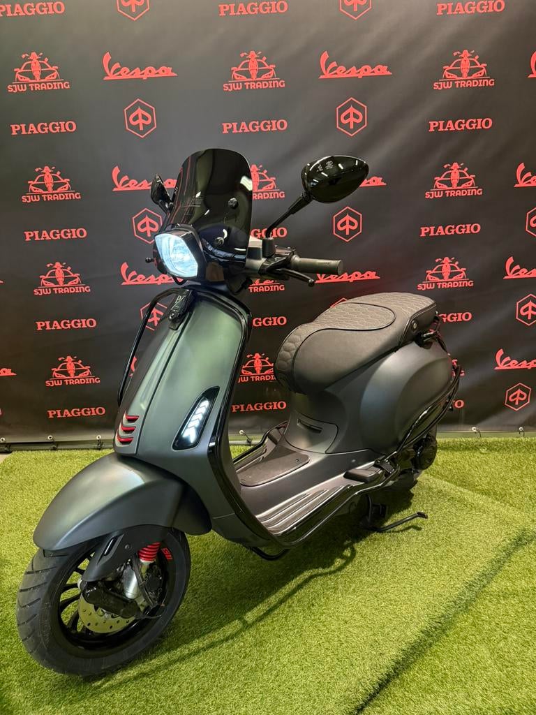 Vespa Sprint 2017 Brom! Mat Grijs / RS Zadel / Garantie!, Fietsen en Brommers, Scooters | Vespa, Maximaal 45 km/u, Ophalen of Verzenden