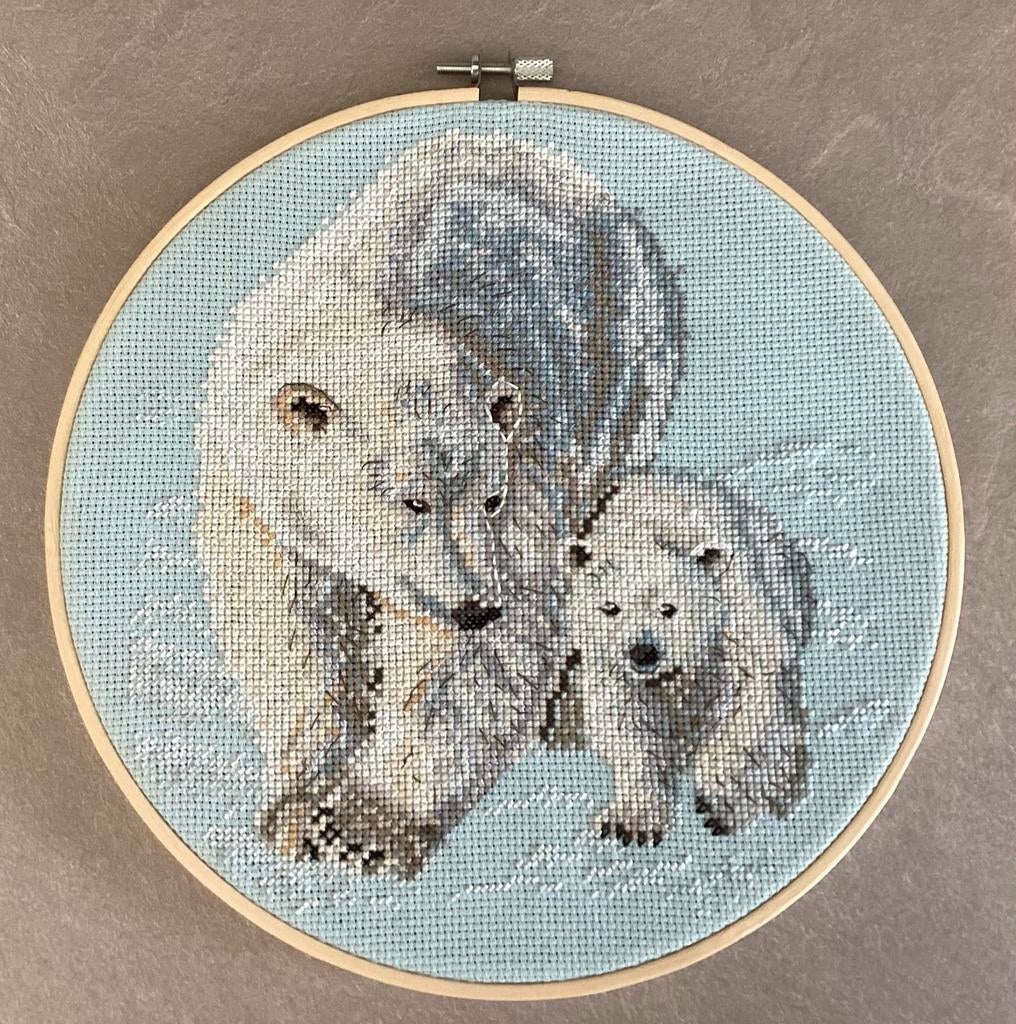 Geborduurde ijsbeer met jong, Ophalen of Verzenden, Handborduren