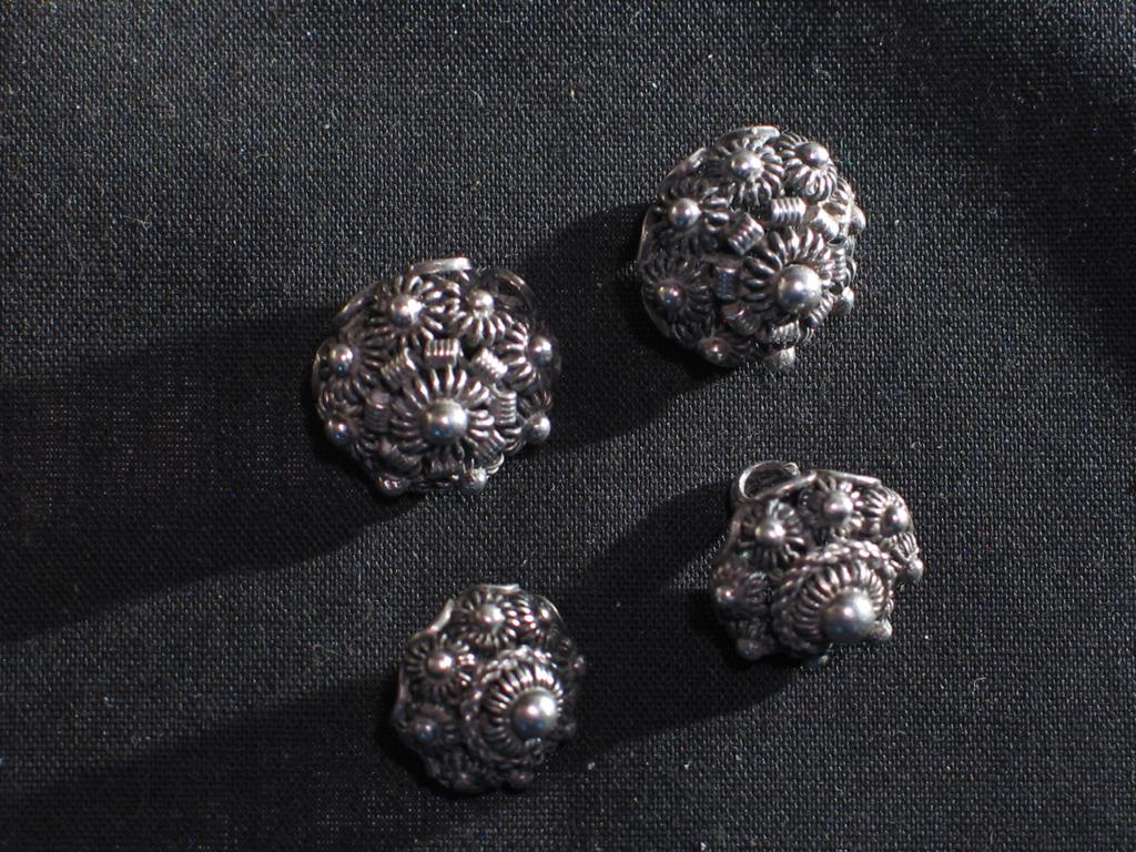 Knopen antiek zilver Zeeuws type 1850. 2173, Ophalen of Verzenden, Zilver