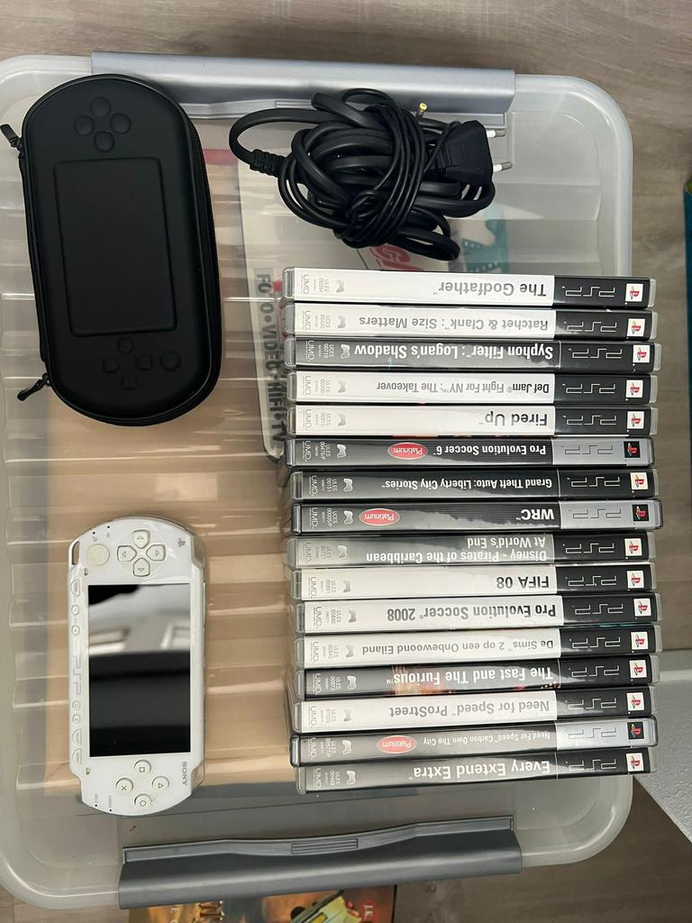 Sony PSP, Spelcomputers en Games, Spelcomputers | Sony PSP, Wit, Ophalen of Verzenden, PSP, Gebruikt