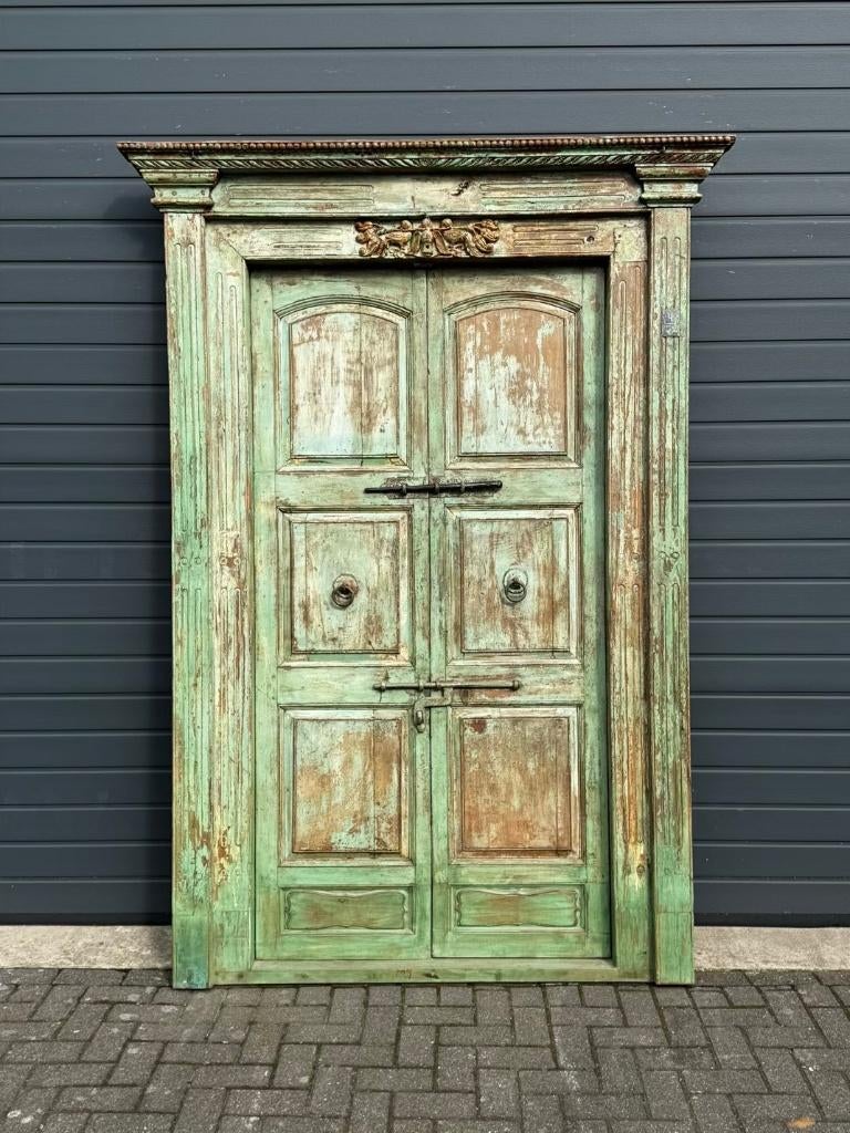 Antieke Indiase dubbele deur met groene patina in kozijn, Ophalen of Verzenden, Gebruikt