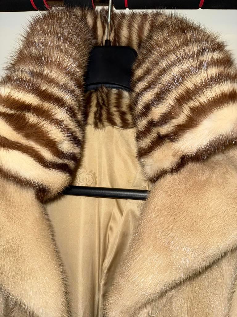 Luxe bontjas van Frans merk, Ophalen of Verzenden, Gedragen, Maat 38/40 (M), Beige
