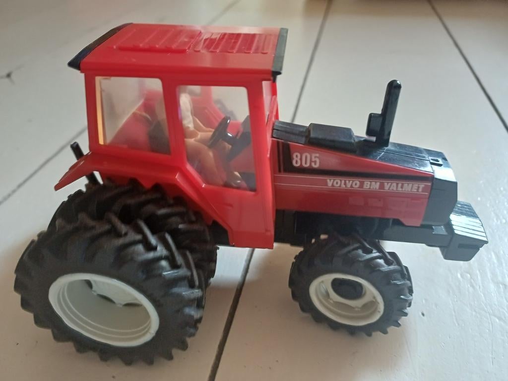 Miniatuur tractor Volvo BM Valmet 805, Ophalen of Verzenden, Tractor of Landbouw, Overige merken