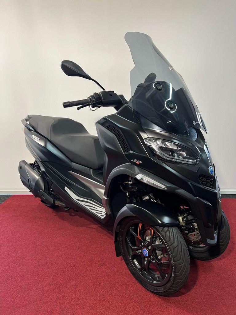 Piaggio 530 MP3 HPE Exclusive, Traction Control, Postbus 305
4900 AH  Oosterhout, NL, Customer_service@piaggio.com, 12 t/m 35 kW