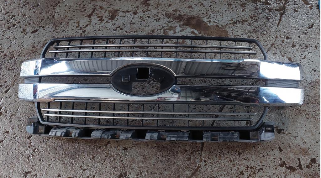 Ford F150 Lariat chroom grille 2018-2020, Gebruikt, Ford motor company, Ford USA, P.O. Box 6248, Dearborn, MI 48126