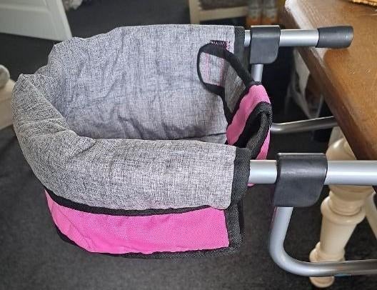 Tafelkinderstoel voor de pop, Ophalen, Zo goed als nieuw, Babypop