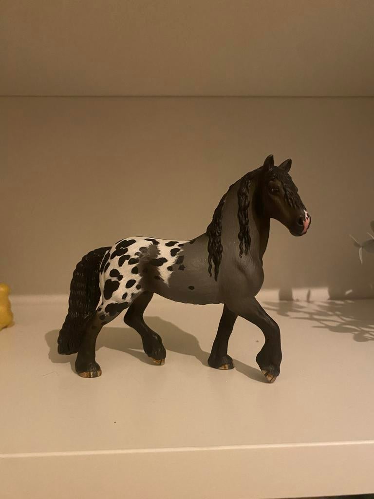 Schleich Friese Hengst Repaint Custom, Ophalen, Gebruikt