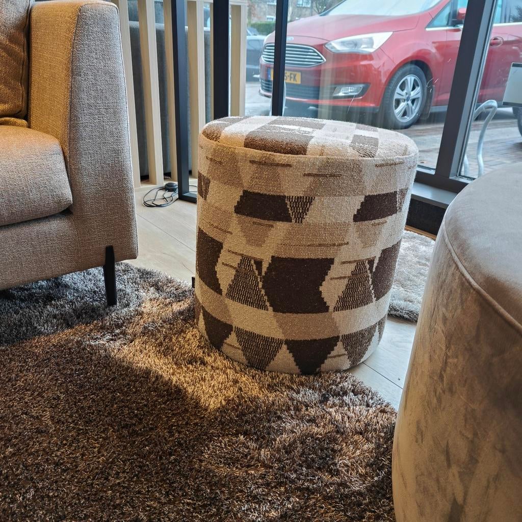 Cilinder ronde poef stof crème in japandi interieu, Minder dan 50 cm, Rond, Zo goed als nieuw, Stof