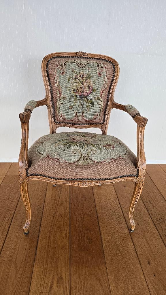 queen ann  stoel, Ophalen