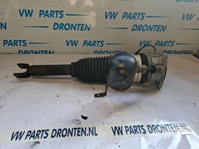 Schokdemperpoot rechts-achter van een Audi A8