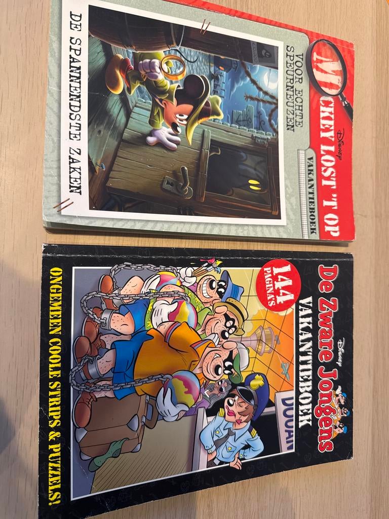 Vakantieboeken Mickey Lost Op & Zware Jongens, Boeken, Gelezen, Europa, Ophalen of Verzenden, Meerdere comics