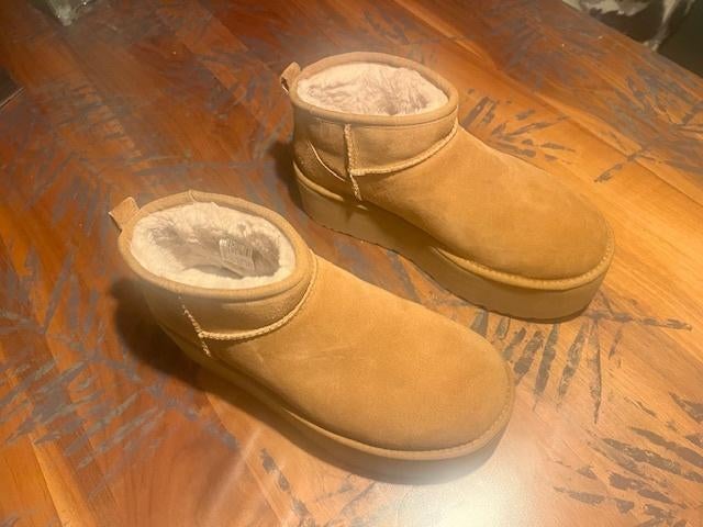 Uggs Classic Ultra Mini Platform Chestnut Mt 40, 1x gedragen, Kleding | Dames, Schoenen, UGG, Bruin, Lage of Enkellaarzen, Ophalen of Verzenden
