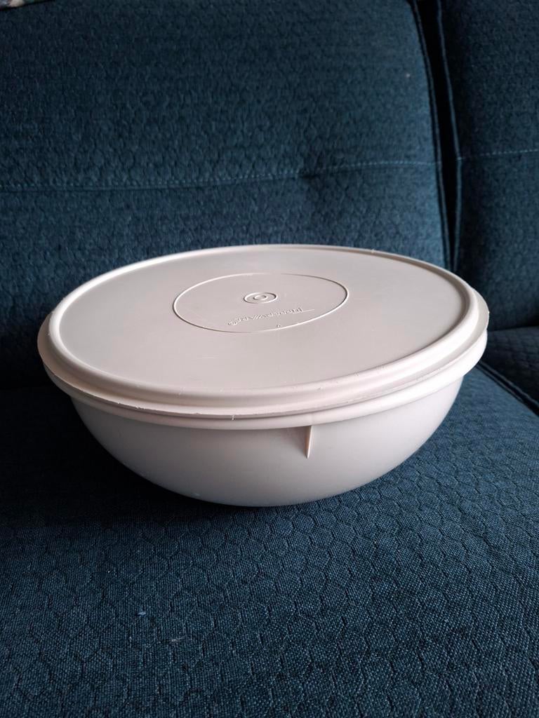 Tupperware Ruimschaal 6 Liter - 31cm, Huis en Inrichting, Keuken | Tupperware, Gebruikt, Schaal, Wit, Crème, Ophalen of Verzenden