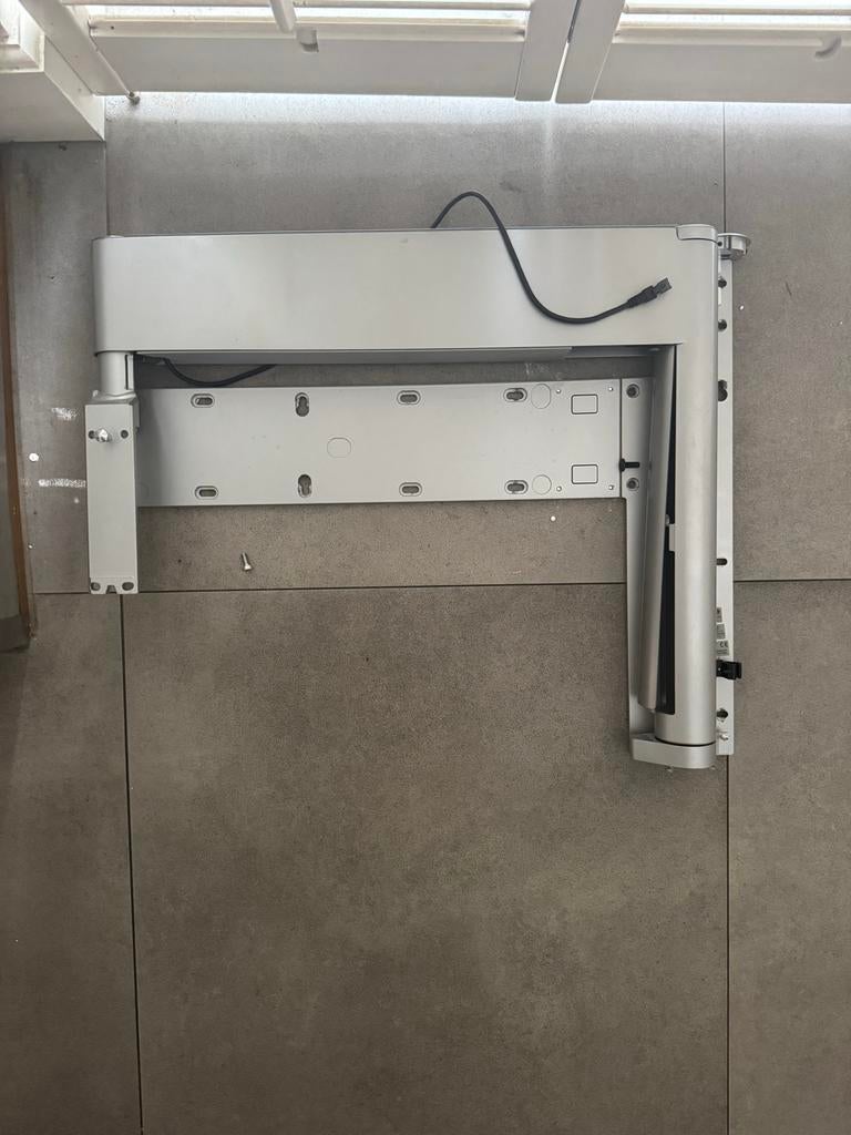 Bang & Olufsen Beovision Avant Muurbeugel - Rechts, Ophalen, Gebruikt