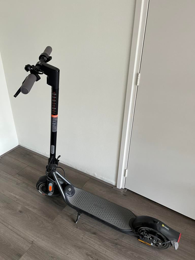 Segway Ninebot Kickscooter F25E elektrische step, Ophalen, Zo goed als nieuw, Elektrische step (E-scooter), Segway Ninebot