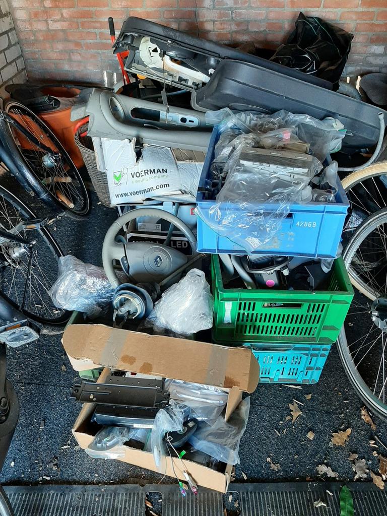 Renault Espace Onderdelen vanaf 2003, Gebruikt, Renault, Ophalen of Verzenden, Renault S.A.S., 13/15 quai Alphonse Le Gallo, 92100 Boulogne-Billancourt, France