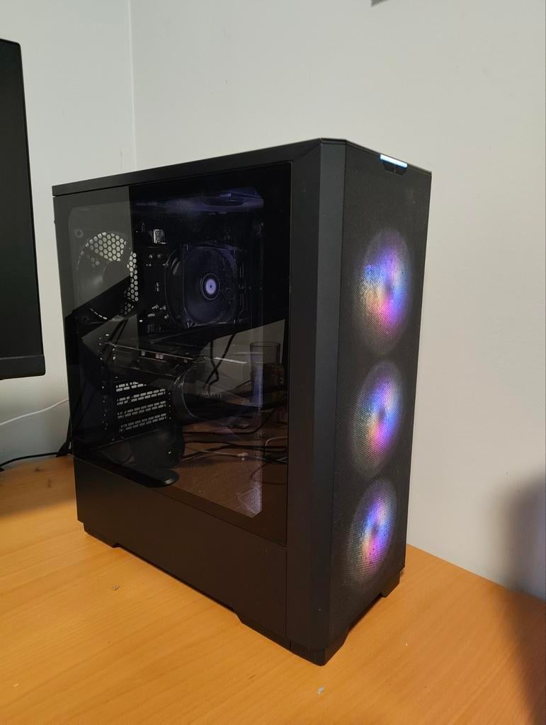 Gaming PC — Ryzen 5 7600X / RX 7600 / 32GB RAM — Hoge FPS, Ophalen, Zelfgebouwde PC, Zo goed als nieuw, Gaming
