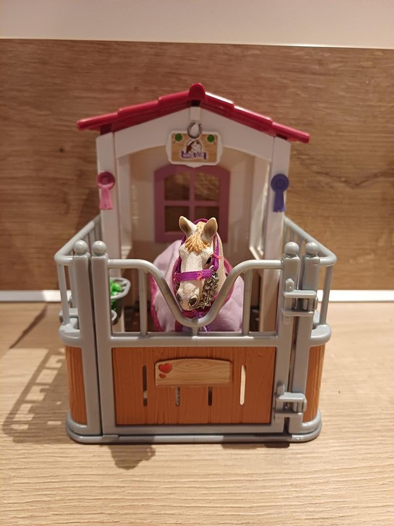 Schleich stal met paard 42368, Verzamelen, Dierenverzamelingen, Ophalen of Verzenden