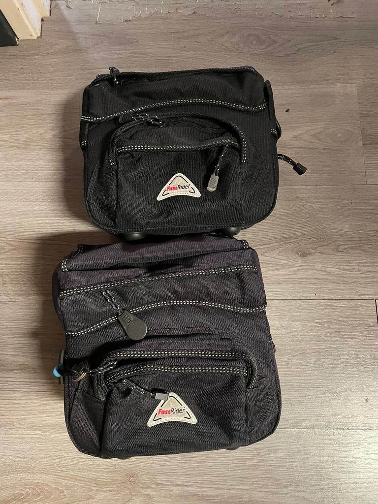 Diverse Ortlieb fietstassen, sloten fiets navigatie etc, Fietsen en Brommers, Fietsaccessoires | Fietstassen, Zo goed als nieuw