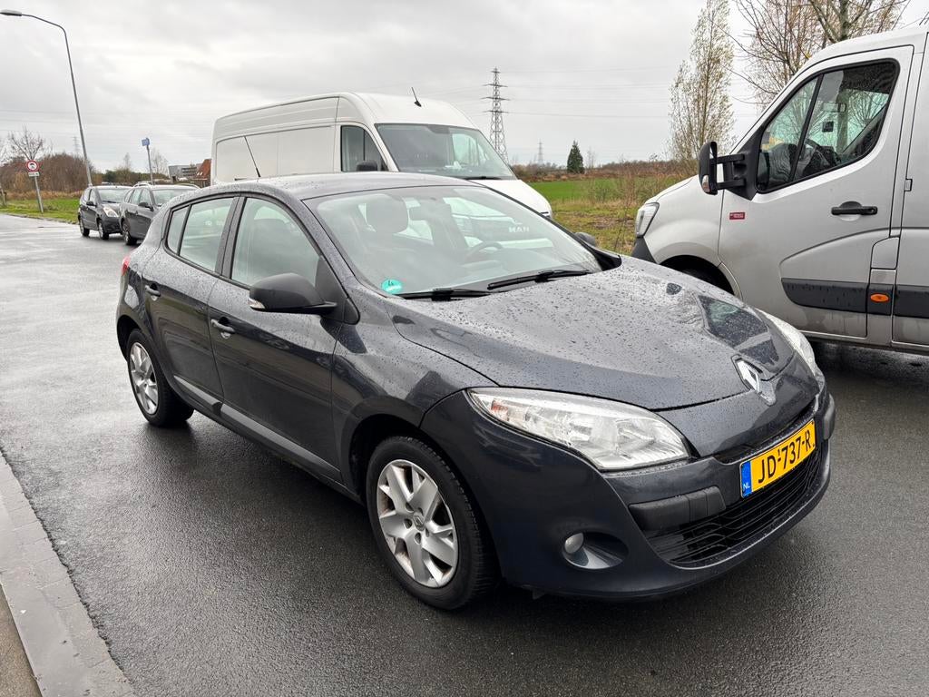 Renault Mégane 1.6 16V 74KW HB 2011 Zwart, Voorwielaandrijving, 15 km/l, 4 cilinders, 100 pk